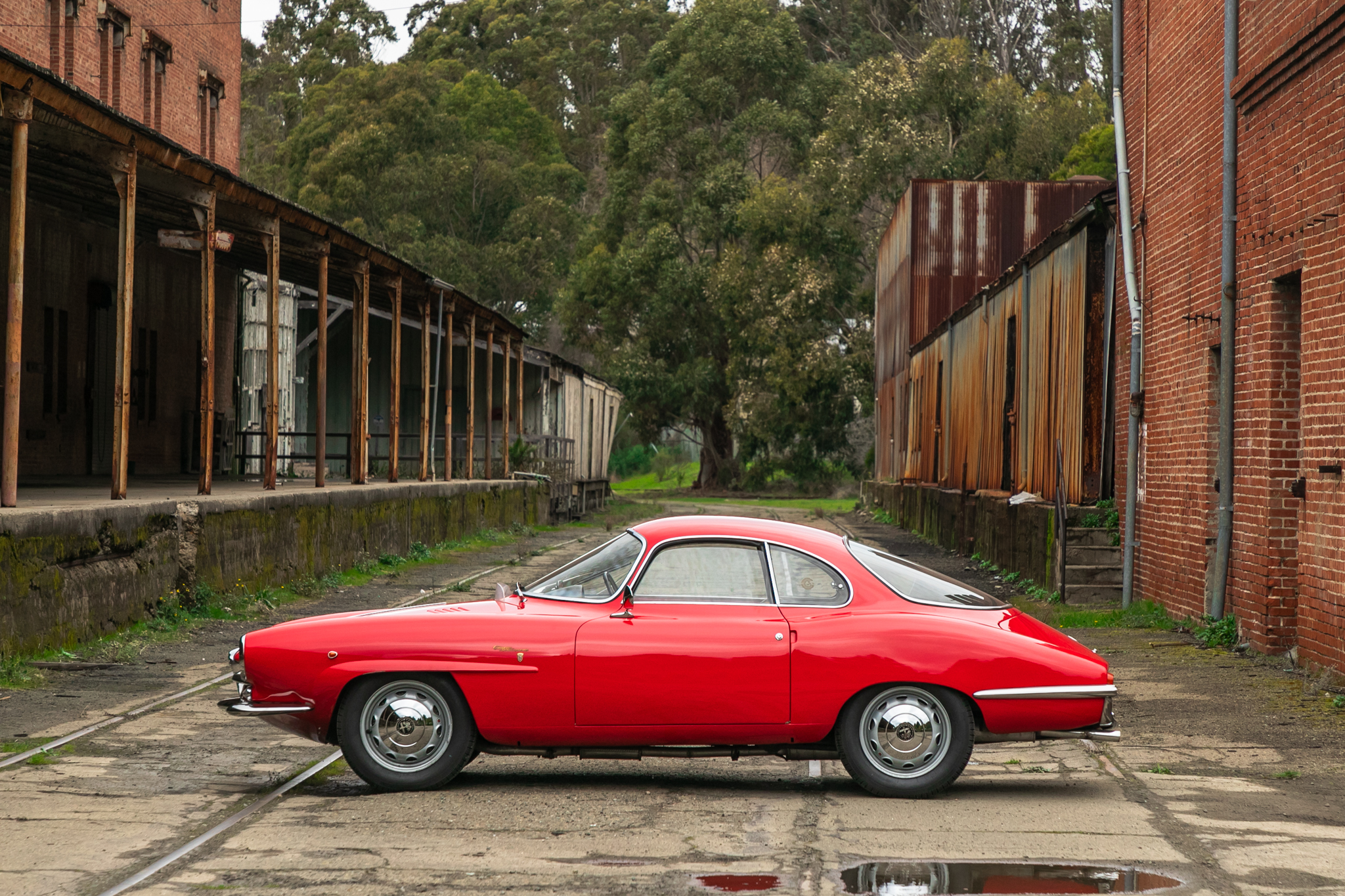 Miniature Voiture TOGI Alfa Romeo Giulietta Sprint Speciale 1960 – Échelle 1/24 – Rouge, Moulée Sous Pression